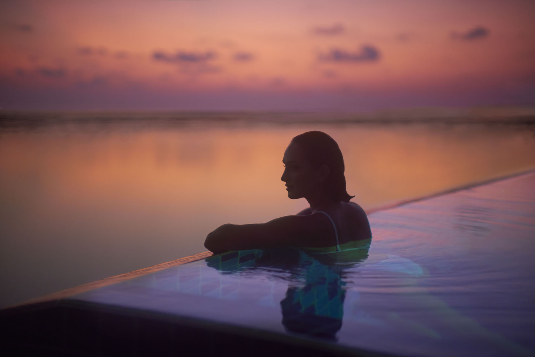 AVELI_Lifestyle-swimmingpool2